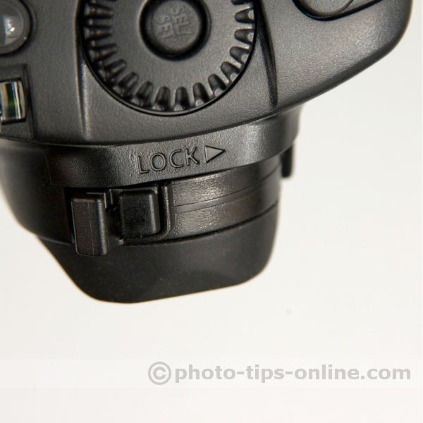 Canon Speedlite 580EX II flash: foot, lever lock