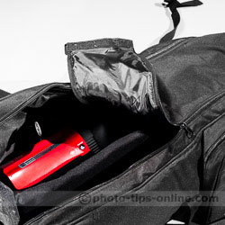 Karamy KSB-KB105 lighting kit bag: unzipping the top