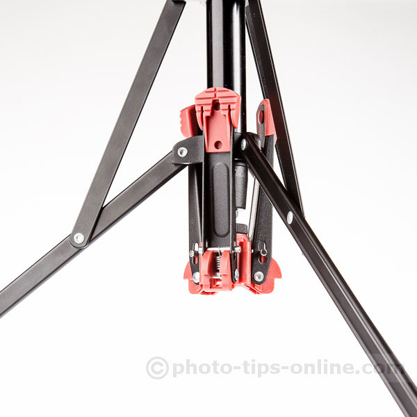 LumoPro Convertible light stand / monopod: folded monopod feet when used as light stand