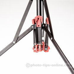 LumoPro Convertible light stand / monopod: folded monopod feet when used as light stand