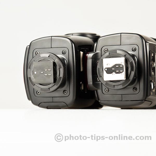 Nissin Di622 II vs. Nissin Di866 II: mounting foot, plastic vs. metal