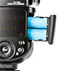 Nissin Di700 flash: inserting batteries