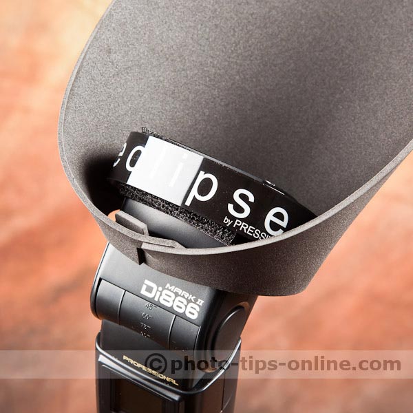 PRESSlite ECLIPSE Light Shield: top view, on Nissin Di866 II