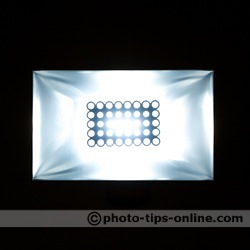 Promaster Universal Softbox flash diffuser: light distribution pattern, flash zoom 24 mm