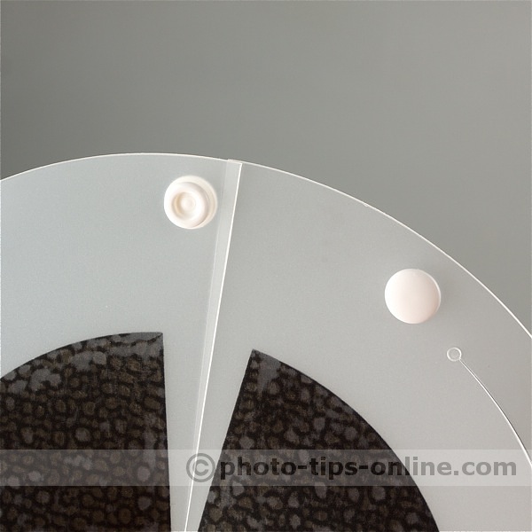 Speedlight Pro Kit Beauty Dish: snap fastener on inner silvered reflector (dish)